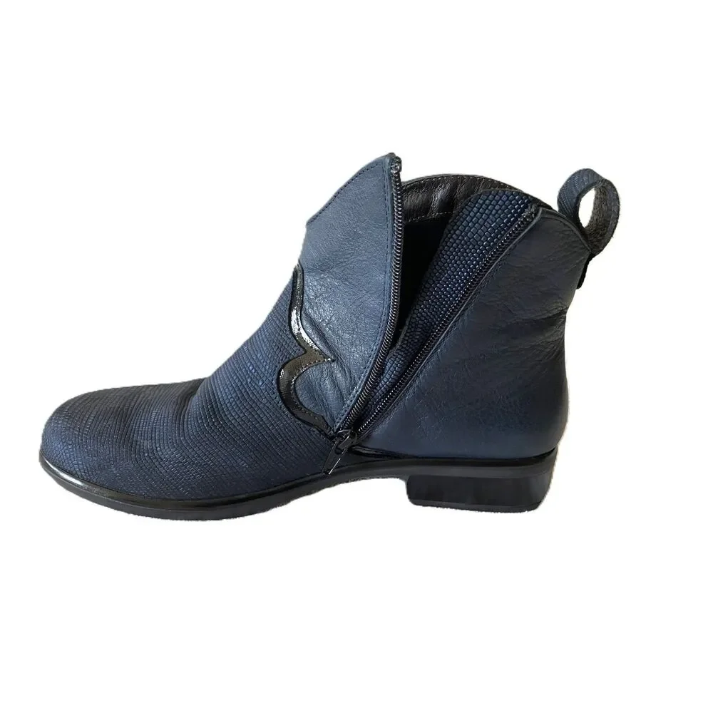 NAOT Leather Ankle Boots Women’s Size 40 Blue Black Western Textured Side Zip